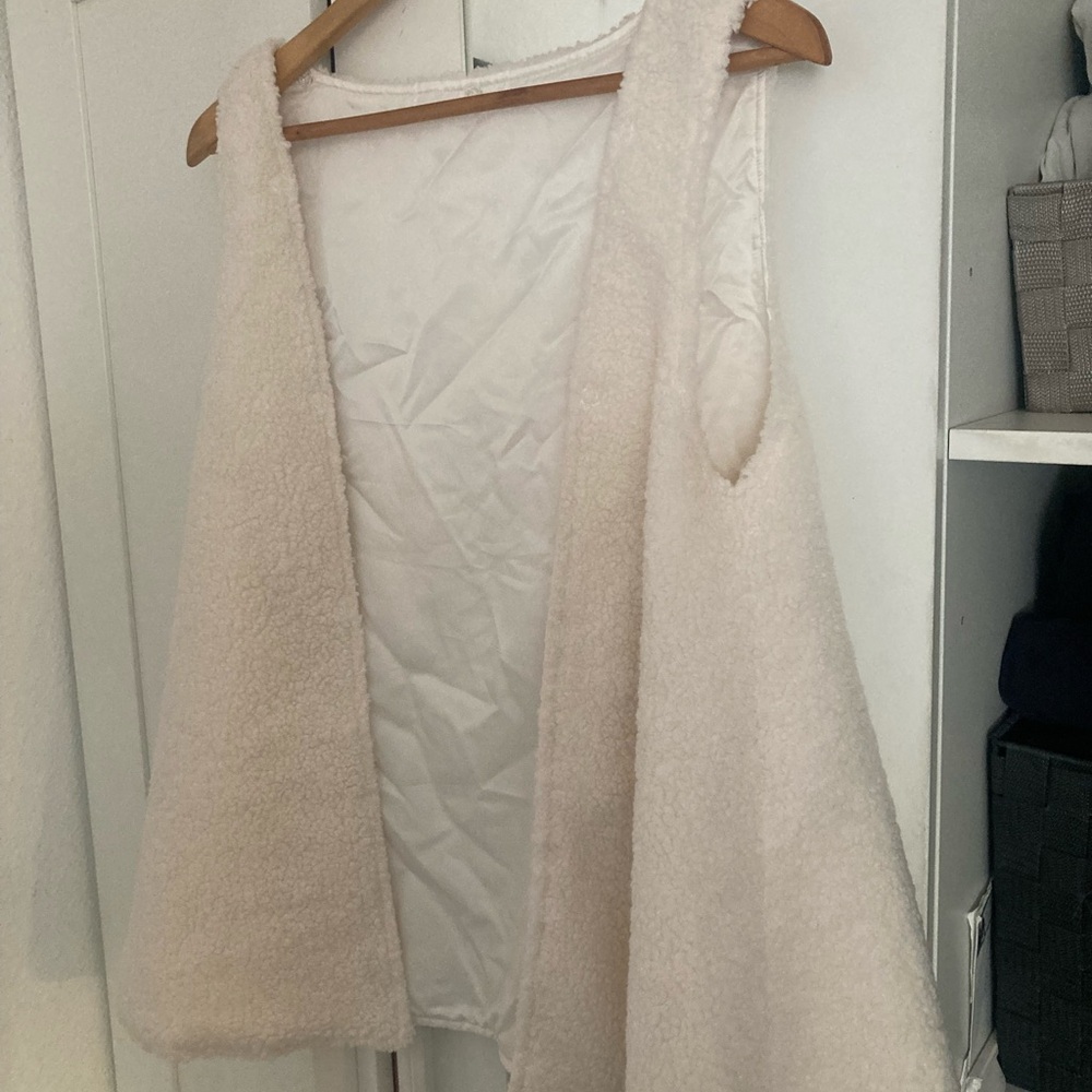 Slvless Shepherds Vest